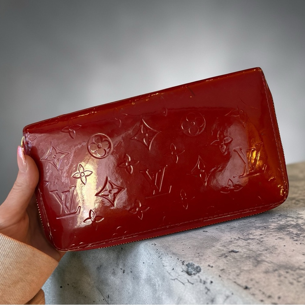 ❤️Louis Vuitton Vernis Red Patent Zippy Wallet GUC